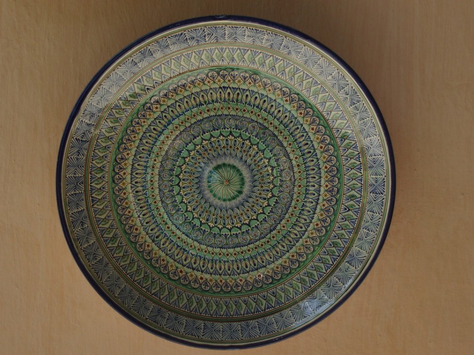 Piatto in ceramica smaltata Rishtan